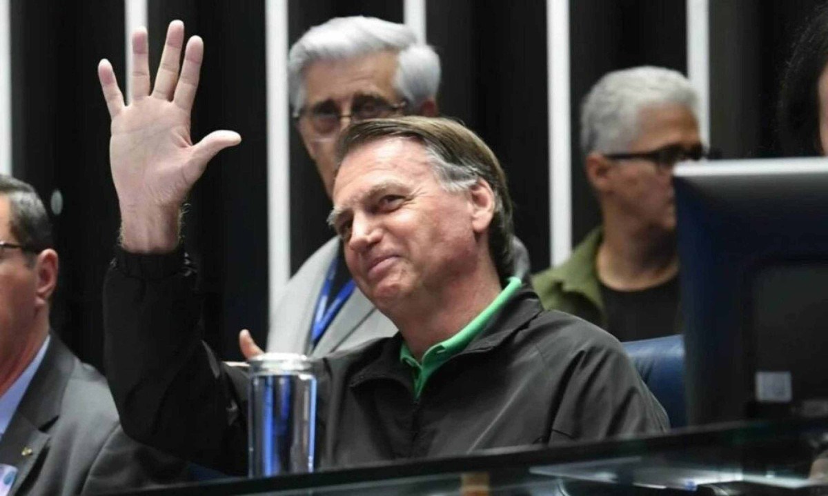 Jair Bolsonaro pede autorização a Moraes para almoço de aniversário da filha - (crédito: Tupi)