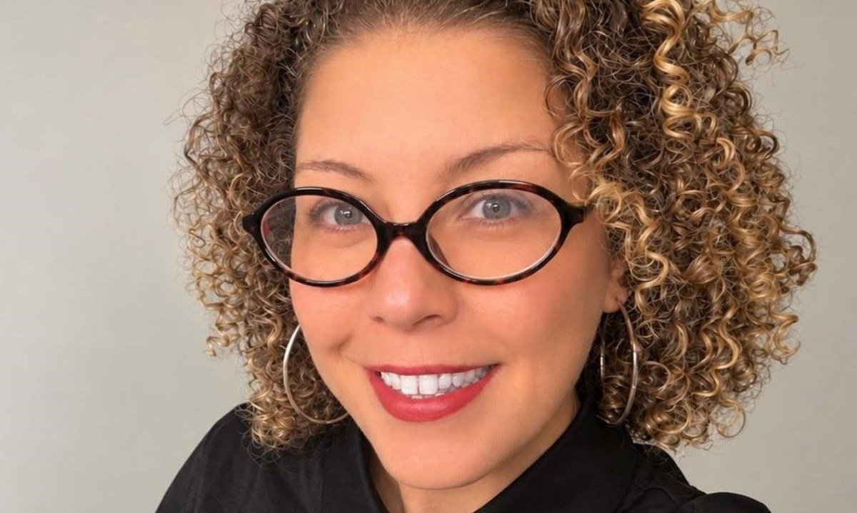 'Não necessariamente o influenciador pode ser prejudicial para um negócio. Pode acontecer de o influenciador ir em um lugar que está mais apagadinho e, por causa de sua presença, o estabelecimento bombar' - Fernanda Medeiros, professora e pesquisadora 'Não necessariamente o influenciador pode ser prejudicial para um negócio. Pode acontecer de o influenciador ir em um lugar que está mais apagadinho e, por causa de sua presença, o estabelecimento bombar' - Fernanda Medeiros, professora e pesquisadora