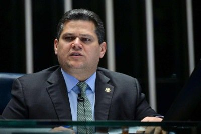 Redução da maioridade penal: as diferenças nas propostas de Lula e Flávio Bolsonaro -  (crédito: BBC)
