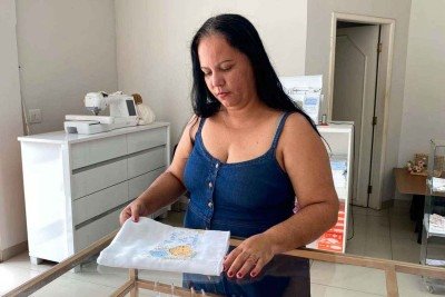 Propostas dos candidatos miram empreendedores como Geane Rocha, que superou dificuldades e dívidas com apoio do Sebrae -  (crédito: Arquivo pessoal/Divulgação)