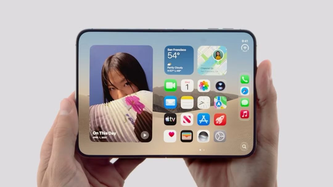 A interface do iPhone Duo &eacute; exibida na tela interna expandida do primeiro celular dobr&aacute;vel da Apple. -  (crédito: Reprodu&ccedil;&atilde;o Apple)