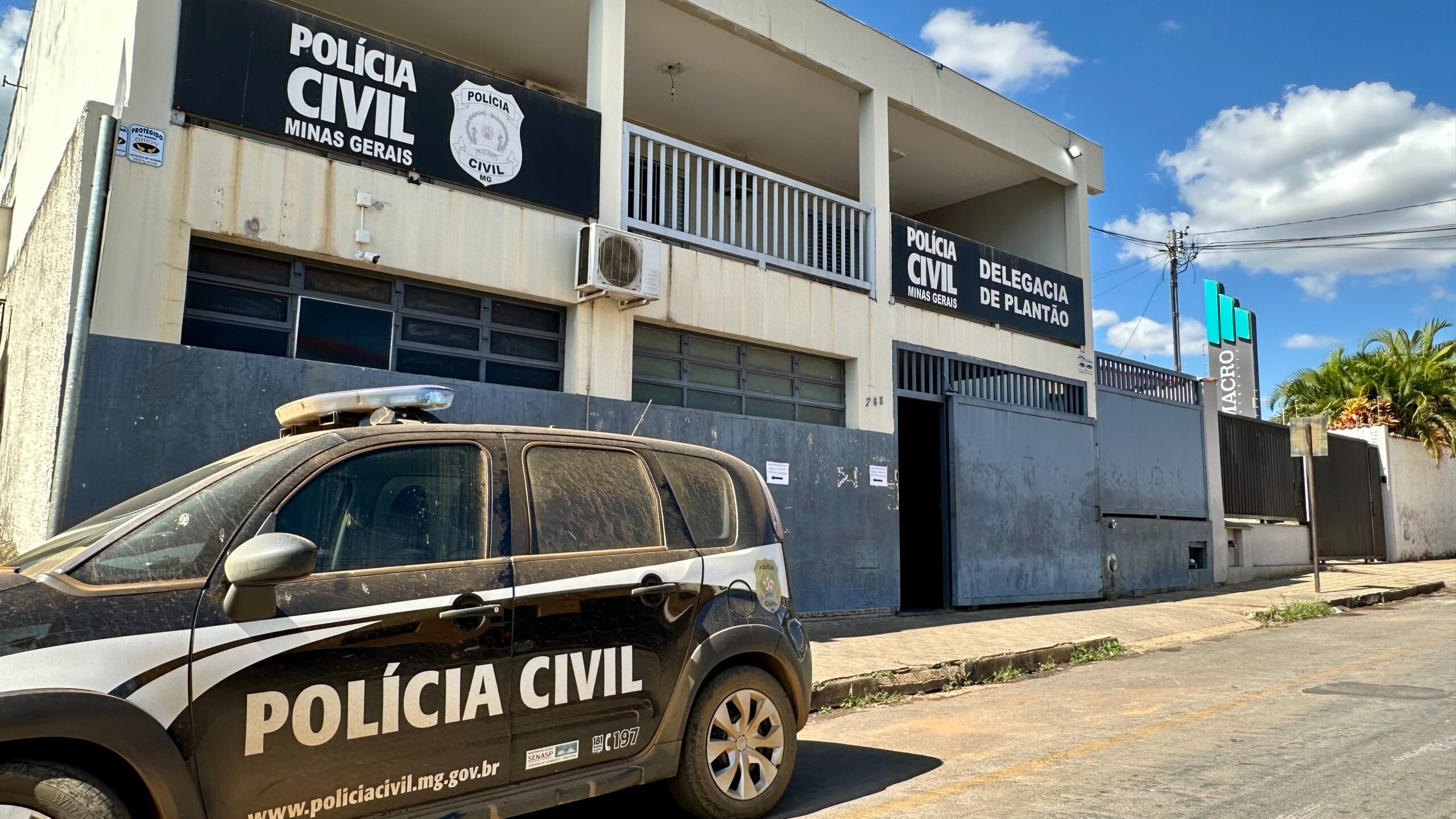 O m&eacute;dico suspeito de estupro foi encaminhado &agrave; Delegacia de Pol&iacute;cia Civil em Patos de Minas, em Minas Gerais -  (crédito: Reprodu&ccedil;&atilde;o / SindPol)