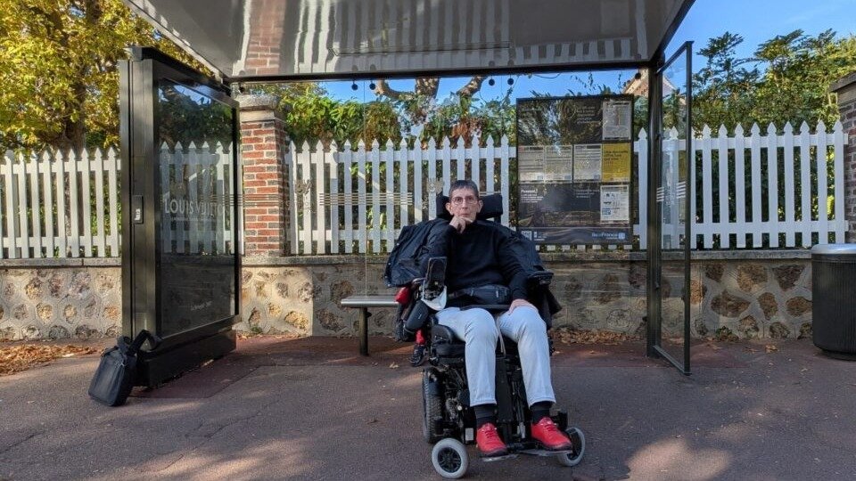 Odile Maurin, especialista em acessibilidade, enfrentou recusas de embarque em &ocirc;nibus na Fran&ccedil;a -  (crédito: Philippe ROUDEILLAT)