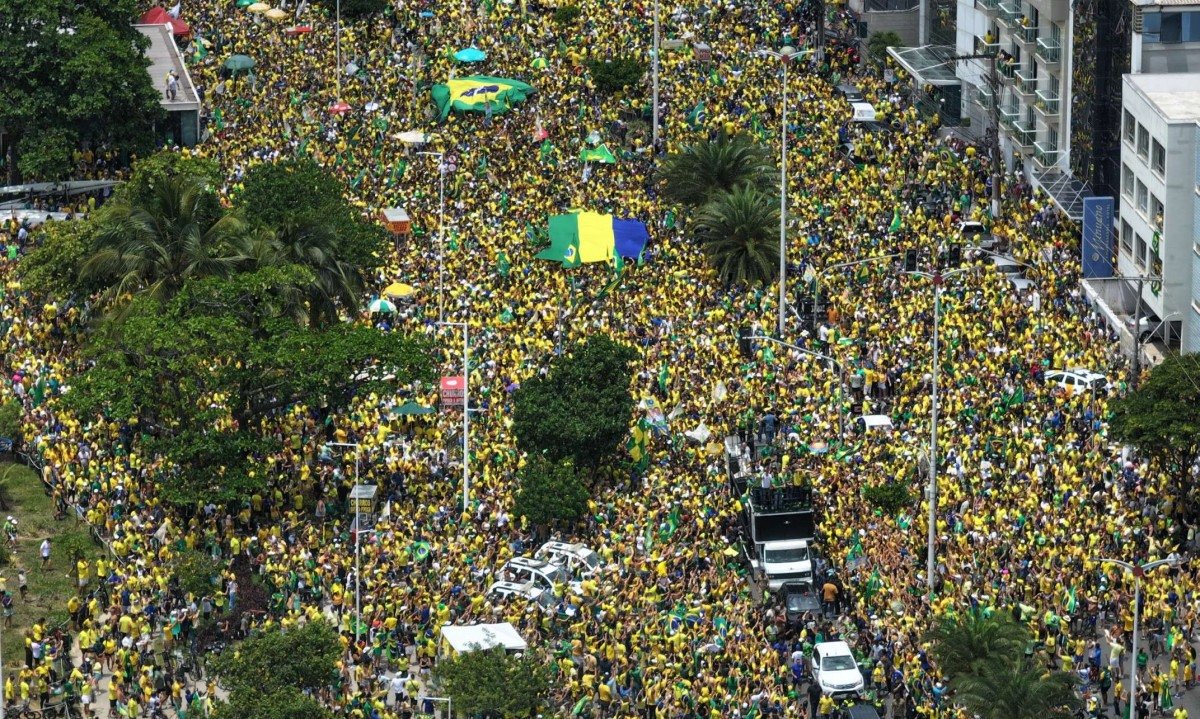 No primeiro turno, Flávio Bolsonaro saiu na frente contra Lula - (crédito: Divulgação/Campanha Flávio Bolsonaro)