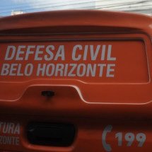 Obra onde muro cedeu e tubulação rompeu em BH pode ter novos desabamentos