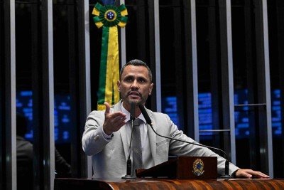 Cleitinho fez discurso no Senado na quinta-feira, passou mal depois do pronunciamento e está de repouso em casa -  (crédito: Carlos Moura/Agência Senado)