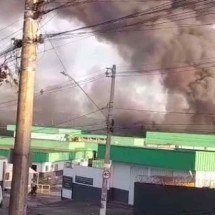 Incêndio destrói galpão de empresa de proteína animal em Sete Lagoas - CBMMG