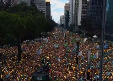 Os apoiadores tomaram completamente pistas e calçadas entre o Masp e o parque Trianon -  (crédito: Reprodução de vídeo)
