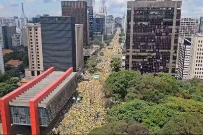 Ato de Flávio Bolsonaro na Avenida Paulista -  (crédito: Reprodução/TV Globo)