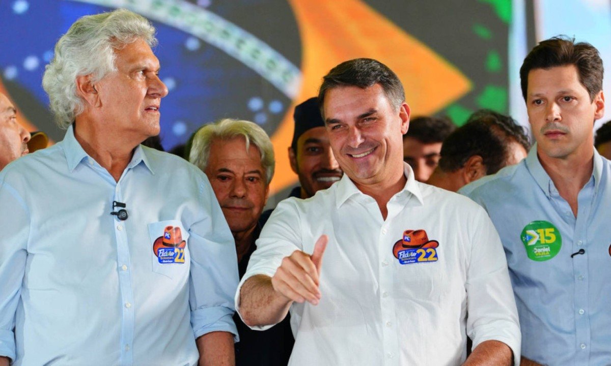 A frustração de Flávio com o apoio de Ronaldo Caiado no 2º turno - (crédito: Foto: Vittor Sales/Divulgação Campanha Flávio Bolsonaro)