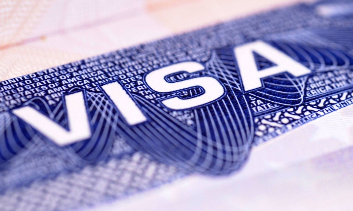 Um último cuidado, que vale para qualquer pessoa: não compre a passagem para os Estados Unidos antes de ter o passaporte com o visto de volta nas mãos -  (crédito: kstudio/magnific.com)
