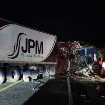 BR-381 é liberada após acidente que deixou um morto e 41 feridos - Corpo de Bombeiros/Reprodução