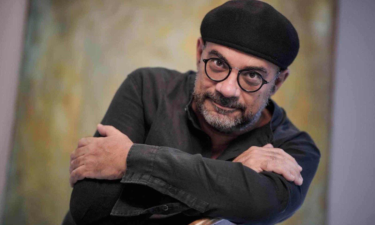 O paulista Paulo Braga faz apresentação de lançamento do álbum "Chiaroscuro", que traz versões de valsas de Arrigo Barnabé
- (crédito: Heloisa Bortz/Divulgação)