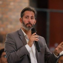 Grass rebate Celina, acusa governadora de fake news e cobra presença em debates