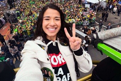 Aos 24 anos, Julia de Castro estreou nas urnas e conquistou uma vaga na Câmara dos Deputados  -  (crédito: Reprodução/Facebook/@juliadecastrobr)