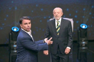 Integrantes da campanha de Flávio descartaram a possibilidade de aderir à proposta de quebra de sigilos de Lula -  (crédito: NELSON ALMEIDA / AFP)