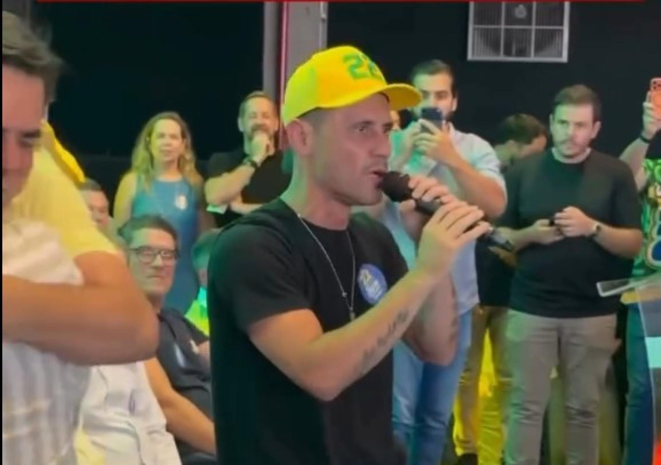 Vídeo: Cleitinho pede a políticos ajuda para virar votos para Flávio em MG