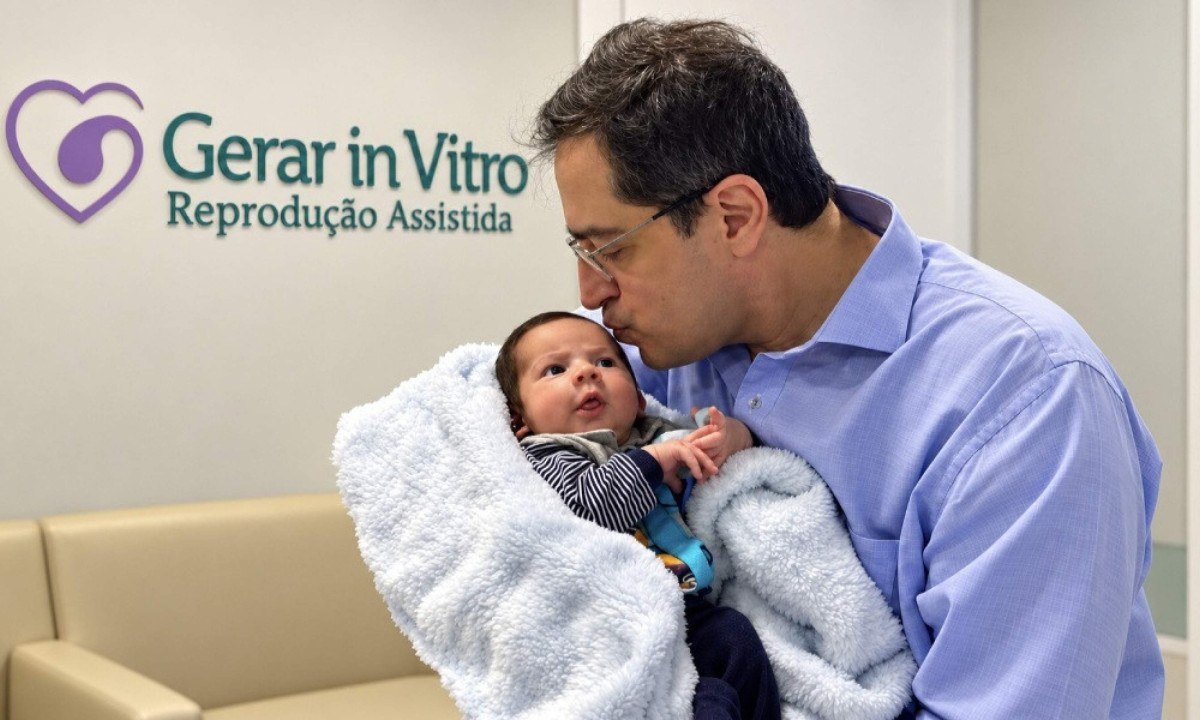 Mãe homenageia médico e dá seu nome ao filho após tratamento de fertilidade - (crédito: PulseBrand)