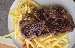 Experimente o delicioso baby beef grelhado do La Pasiva: suculento, macio e servido naquela por&ccedil;&atilde;o generosa
