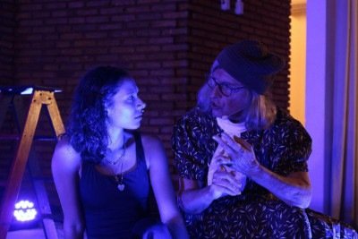 Izabella Parreira e Ivana Andrés dividem o espetáculo buscando o equilíbrio entre ator e personagem
 -  (crédito: Arquivo Ensino em Cena)