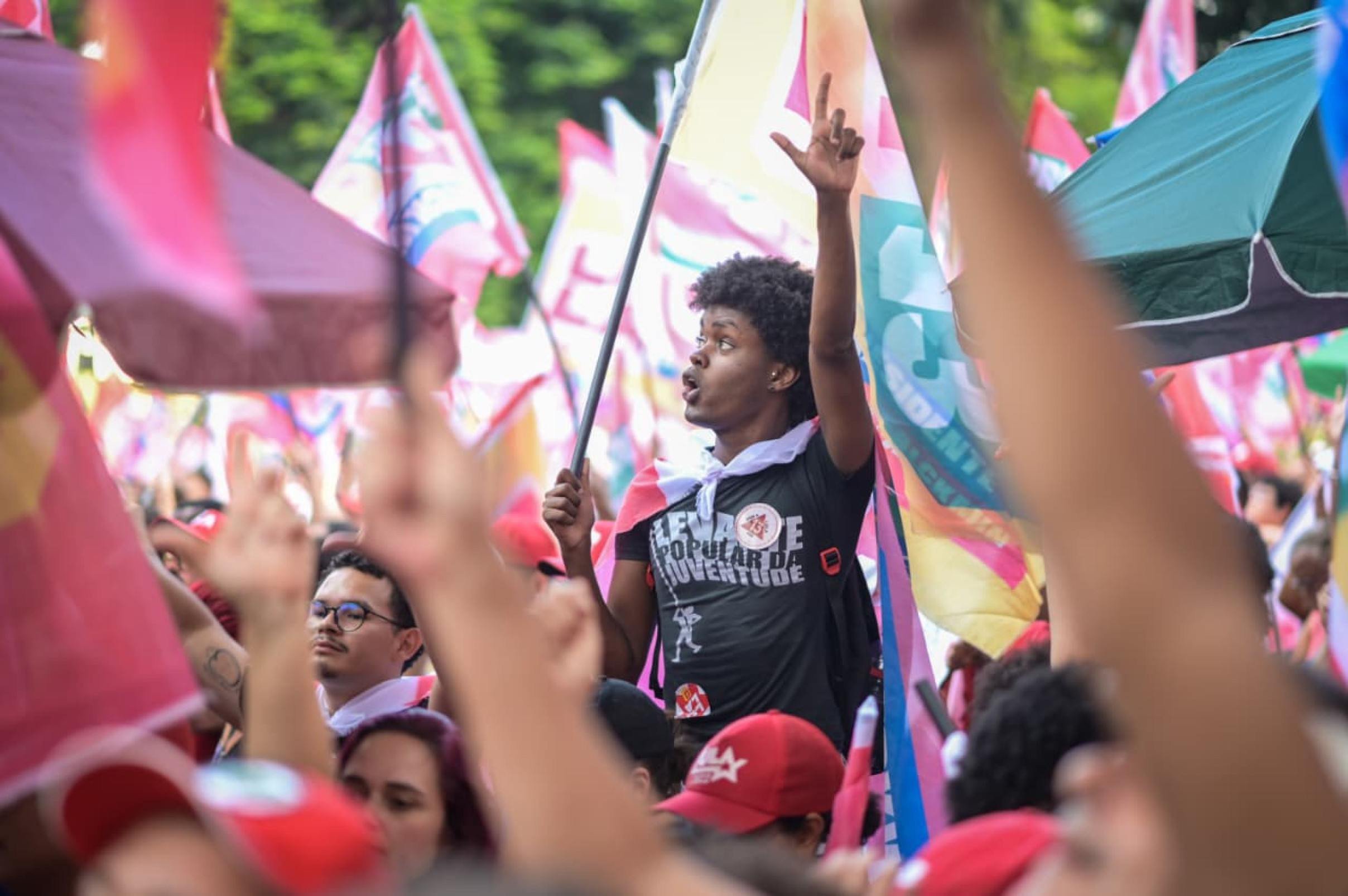 A visita do candidato &eacute; a &uacute;ltima da capital mineira antes das elei&ccedil;&otilde;es