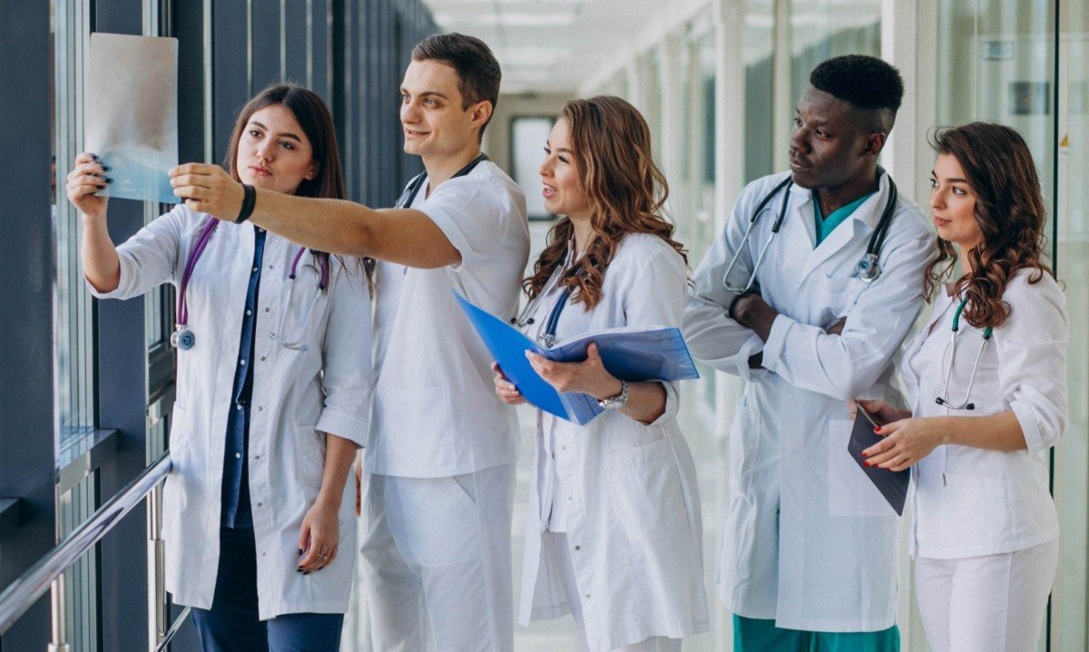 Congresso torna Enamed obrigatório para exercer medicina - (crédito: DINO)