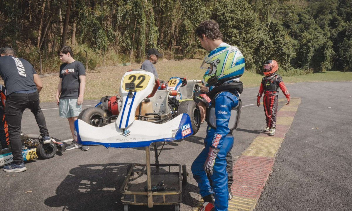 Daniel Lancaster acompanha a estreia do filho João no kart aos 7 anos! - (crédito: PulseBrand)