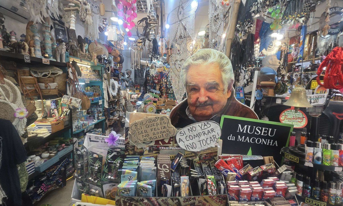 O governo de Mujica entrou para a história uruguaia por decisões que desafiaram convenções políticas e sociais - (crédito: Carlos Altman/EM)