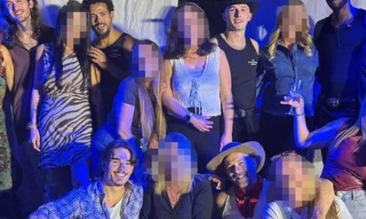 Clube de futebol pede desculpas após festa com striptease gerar polêmica - (crédito: No Ataque Internacional)