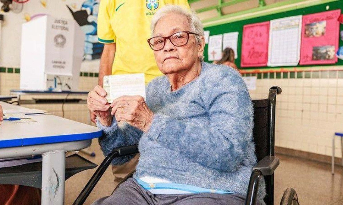 Cartilha da campanha de Lula orienta apoiadores que pretendem conversar com idosos para convencê-los a votar no petista - (crédito: Reprodução/PT)