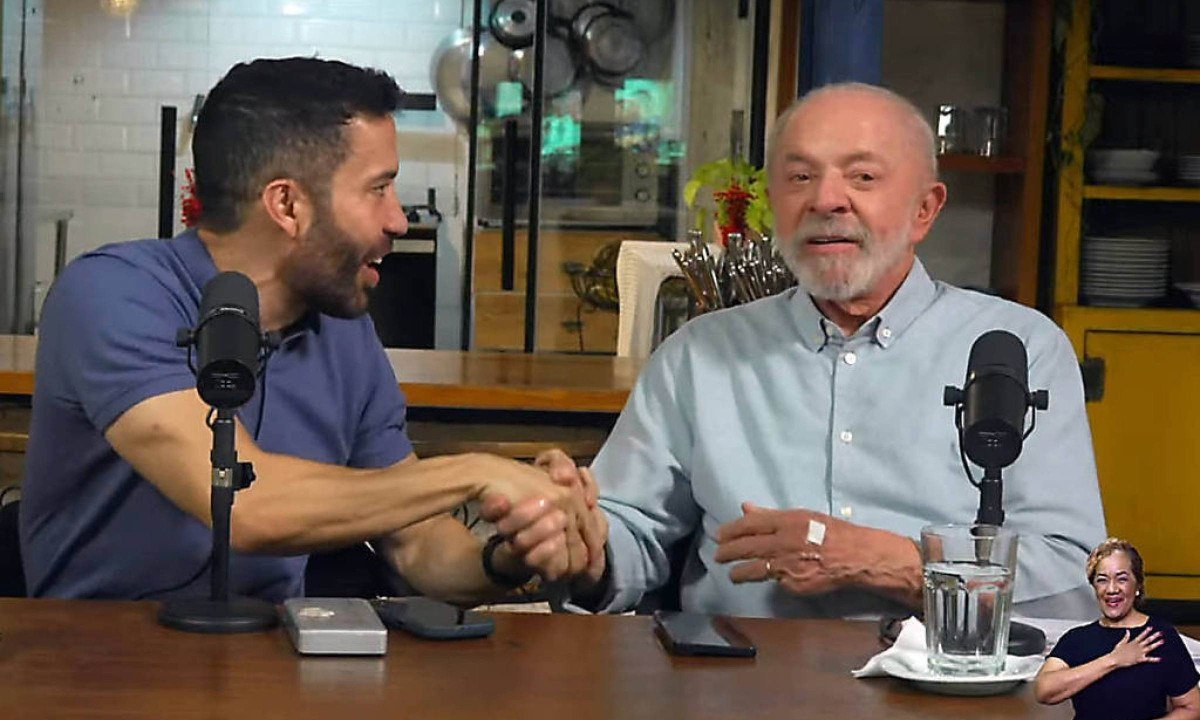 O deputado André Janones (Rede-MG) e o presidente Lula (PT) durante live nesta quinta-feira (22) - (crédito: Lula Oficial)