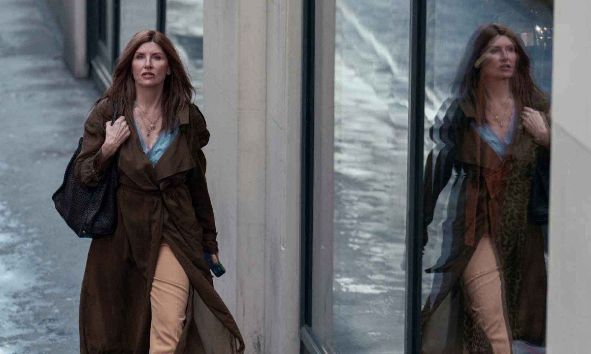 A atriz irlandesa Sharon Horgan criou e protagoniza "Youth", em que vive agente literária divorciada - (crédito: HBO Max/Divulgação)