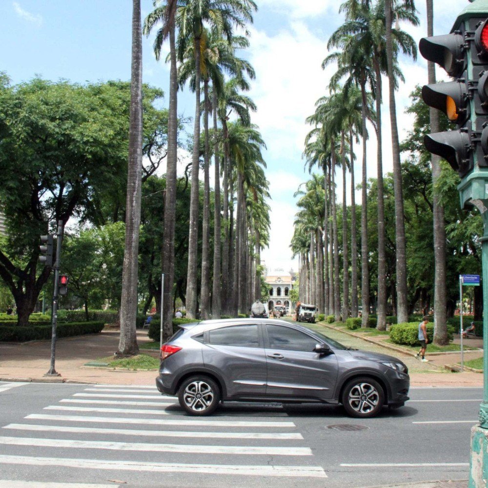 Semáforos inteligentes aumentam velocidade dos ônibus em até 30% em BH