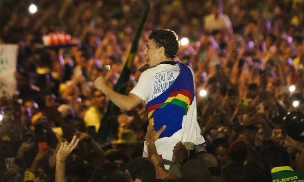 O 'Bloco do 22' empolga eleitores de Flávio Bolsonaro nas ruas do Nordeste, marcando a reta final da campanha presidencial - (crédito: Reprodução)
