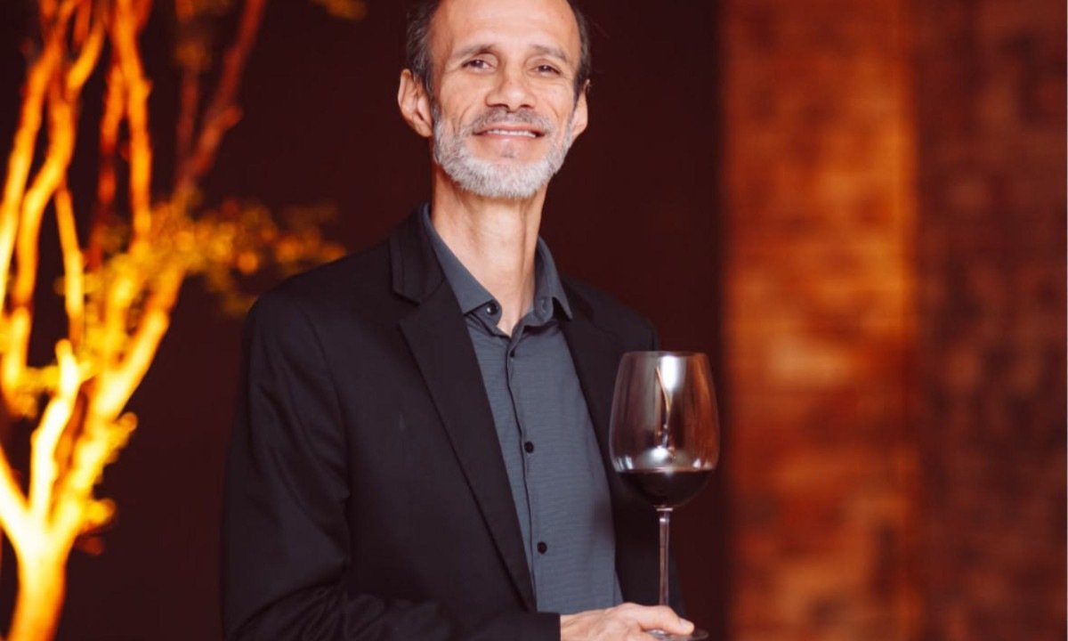 O sommelier do Grupo Fasano, Manoel Beato, que volta a Belo Horizonte após dois anos - (crédito: Paulo Campos/Divulgação )