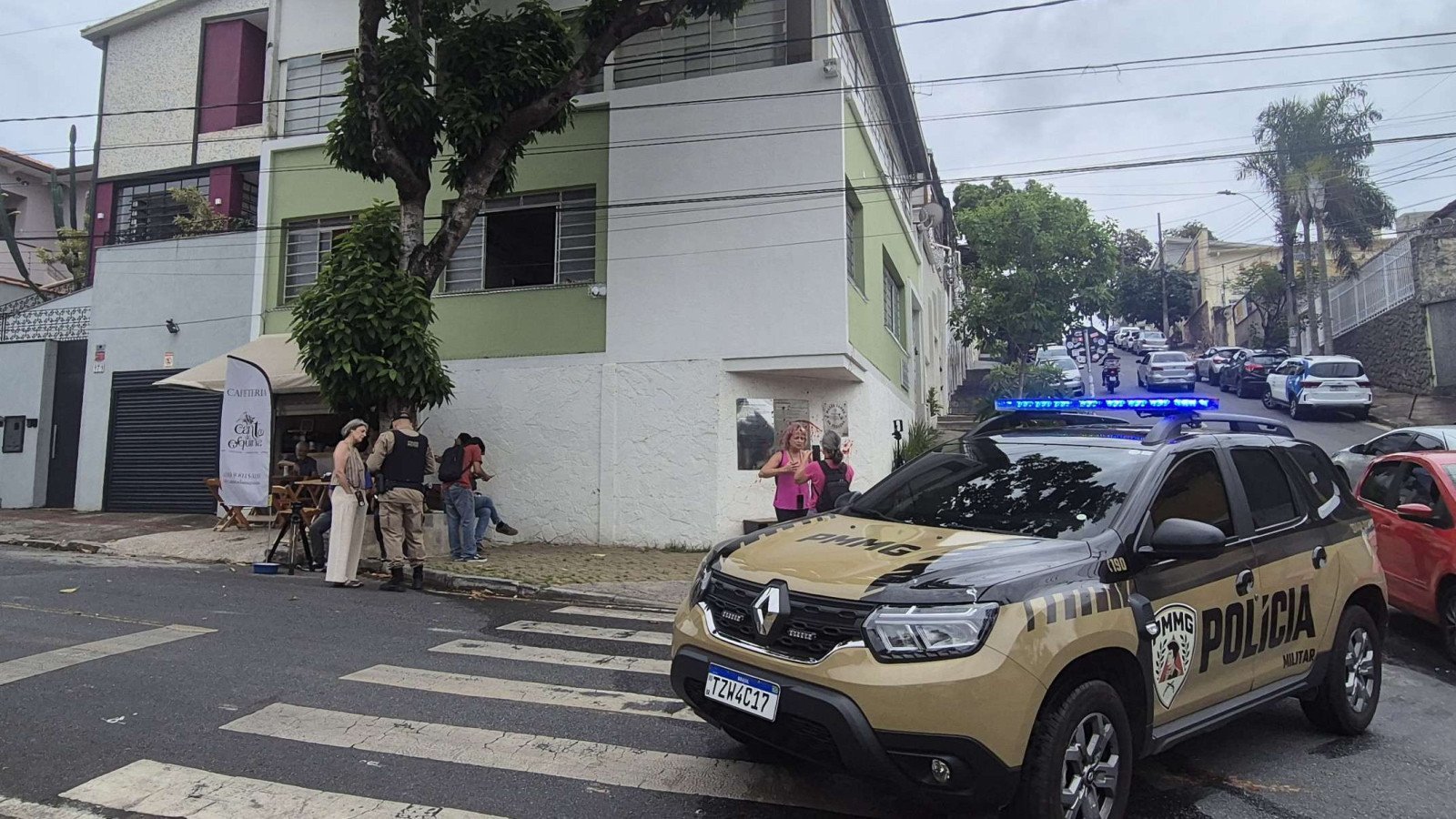  23/10/2026. Credito: Jair Amaral/EM/D.A Press. Belo Horizonte-MG. Esquina do Clube da Esquina e alvo de vandalismo em BH. O local historico no bairro Santa Tereza foi atacado na madrugada desta sexta-feira (23/10), dois dias antes do segundo turno das eleicoes. Moradores suspeitam de motivacao politica.        