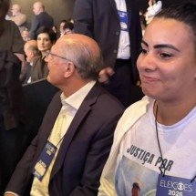 Campanha de Lula leva mãe de menina morta por PM a debate com Flávio - Guilherme Amado/Instagram