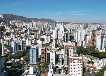 Vista aérea de drone da Vila Beltrão, no Bairro Santa Efigênia, em BH -  (crédito: @estev4m/Esp. EM/D.A Press)