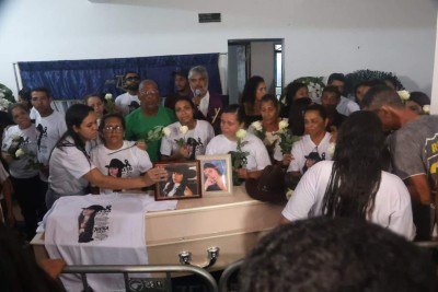 Enterro de Beatriz Vitória, de 27 anos -  (crédito: Marcos Vieira/EM/DA.Press)