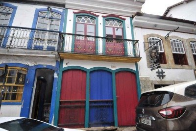 Fachada do casar&atilde;o na Rua Direita onde foram encontrados os desenhos parietais, que, sem a devida prote&ccedil;&atilde;o, est&atilde;o em risco -  (crédito: Gladyston Rodrigues/EM/D.A Press)