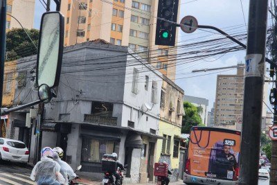 Semáforo na Rua Niquelina, no Bairro Santa Efigênia -  (crédito: Jair Amaral/EM/D.A.Press)