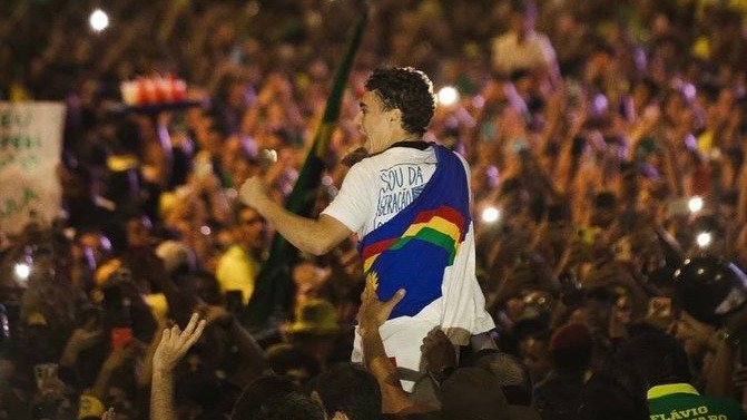 Bloco do 22 mobiliza multidão no Nordeste em apoio a Flávio Bolsonaro