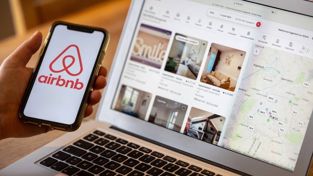O aplicativo e site do Airbnb exibem as novas regras para as exig&ecirc;ncias de limpeza que anfitri&otilde;es podem fazer aos h&oacute;spedes -  (crédito: Cr&eacute;ditos: depositphotos.com / Pixavril)