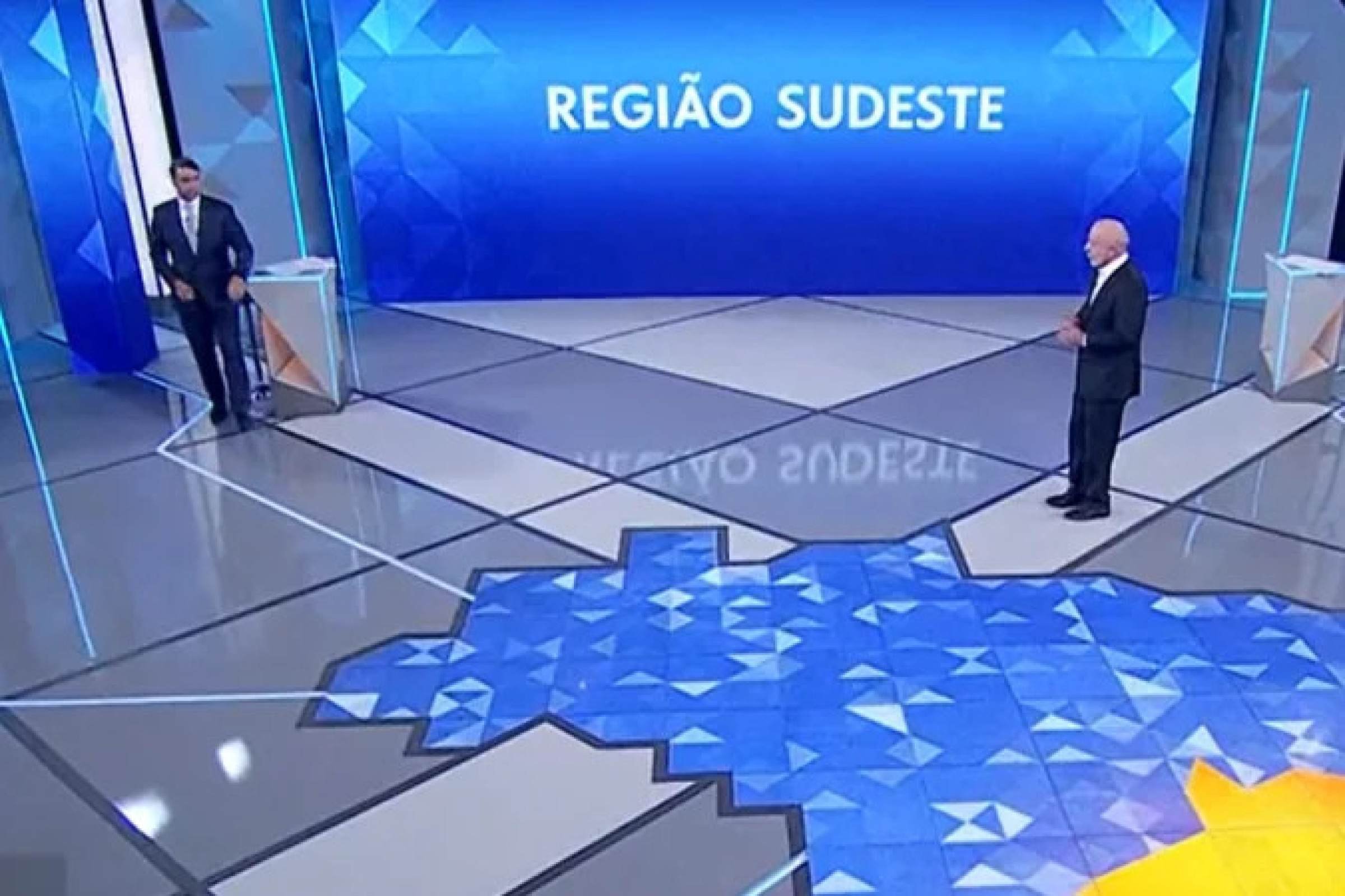 Mínimo seria de R$ 900 sem reajuste, diz Lula; Flávio promete manter aumento