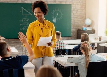Professores s&atilde;o a categoria profissional mais confi&aacute;vel no Brasil, segundo pesquisa global sobre confian&ccedil;a nas profiss&otilde;es -  (crédito: Magnific)