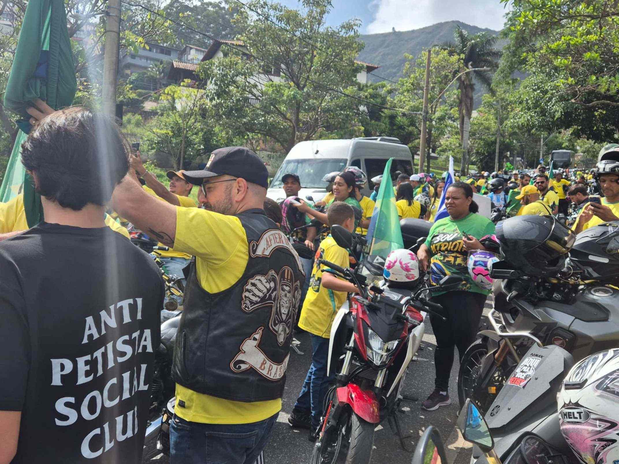 'Motociata do 22' reúne apoiadores de Flávio Bolsonaro (PL), na Praça do Papa, em BH
-Jair Amaral / EM / DA Press