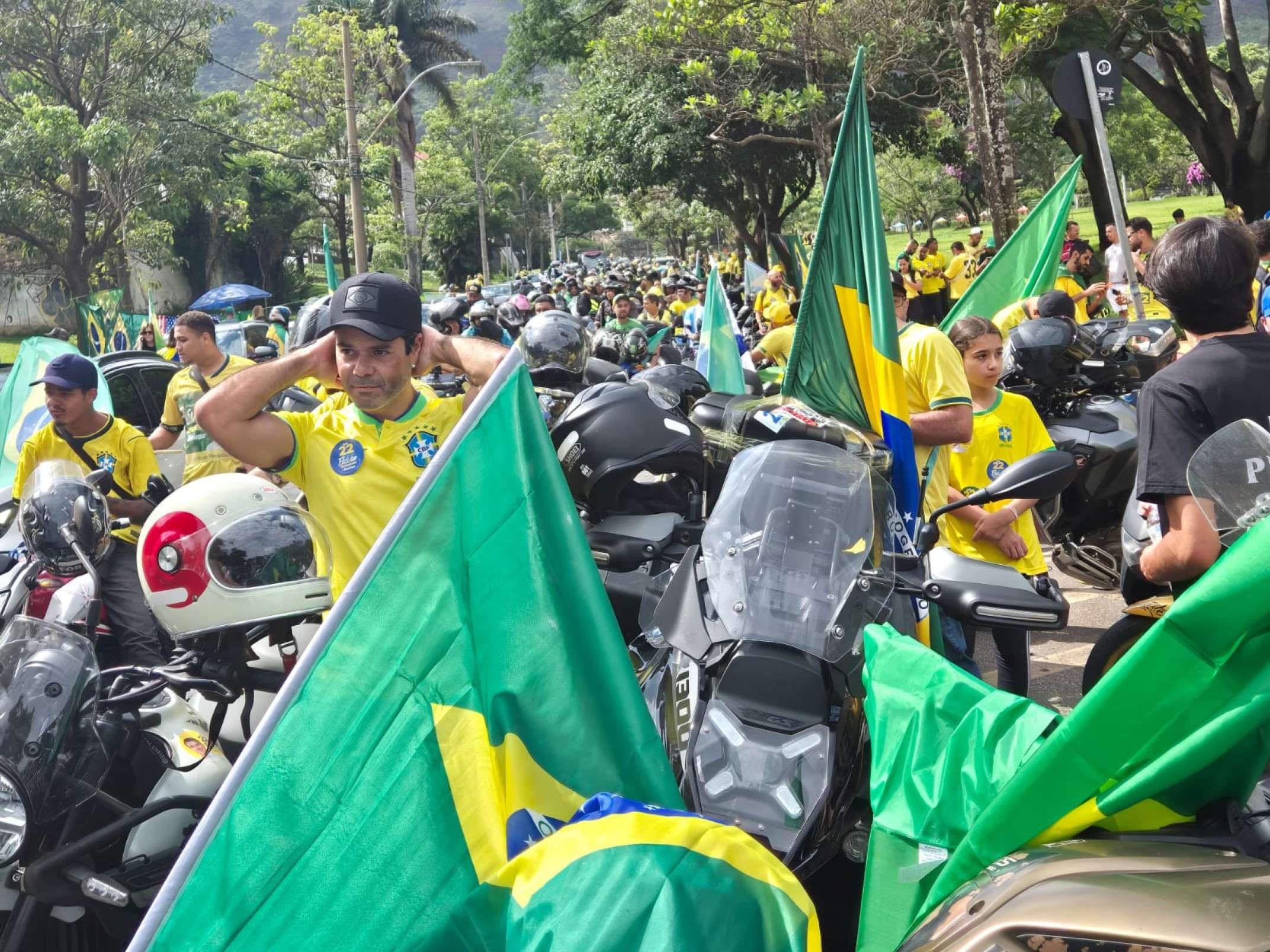 'Motociata do 22' reúne apoiadores de Flávio Bolsonaro (PL), na Praça do Papa, em BH
-Jair Amaral / EM / DA Press