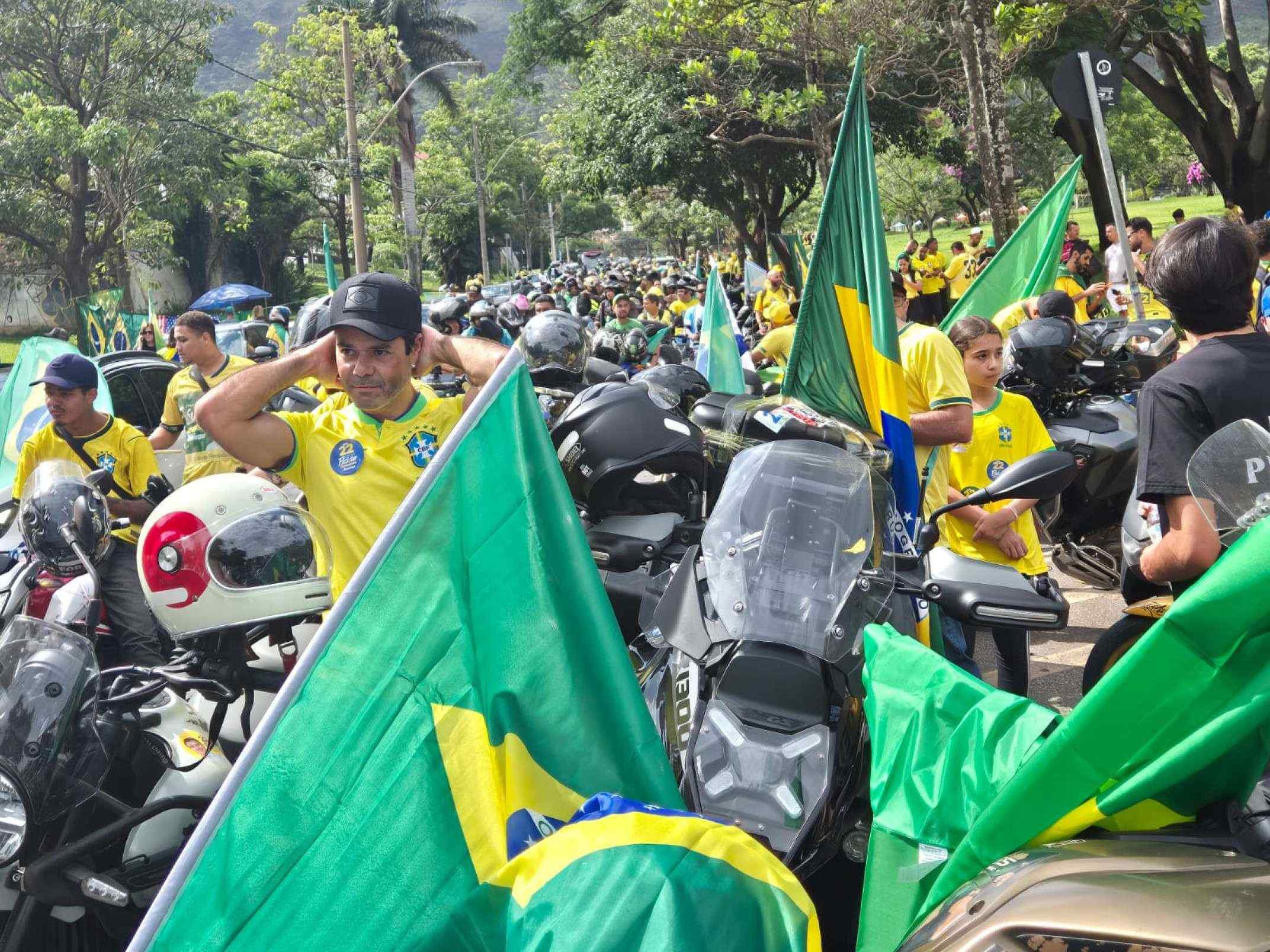 'Motociata do 22' reúne apoiadores de Flávio Bolsonaro (PL), na Praça do Papa, em BH
-Jair Amaral / EM / DA Press