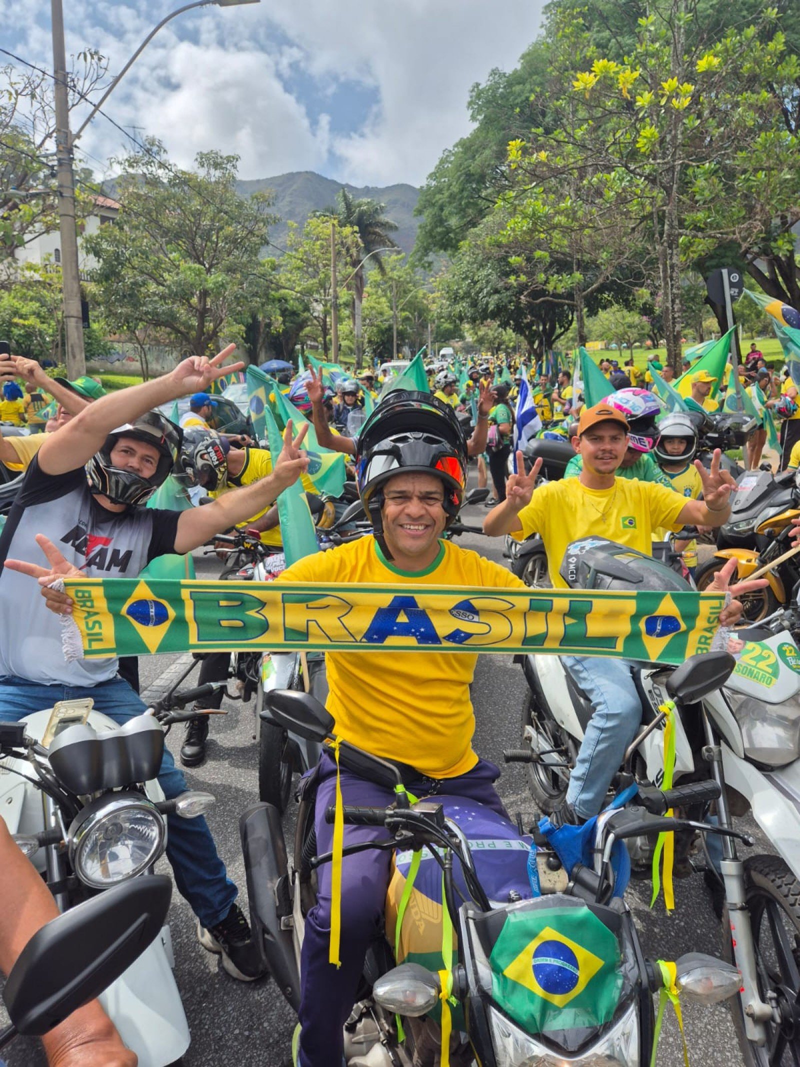 'Motociata do 22' reúne apoiadores de Flávio Bolsonaro (PL), na Praça do Papa, em BH
-Jair Amaral / EM / DA Press