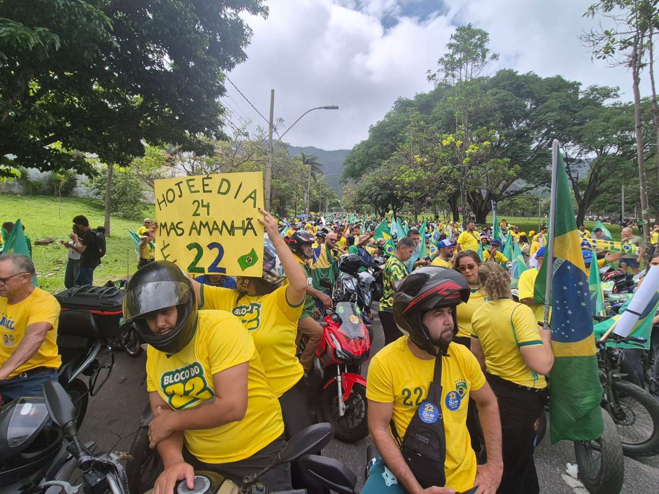 'Motociata do 22' reúne apoiadores de Flávio Bolsonaro (PL), na Praça do Papa, em BH
-Jair Amaral / EM / DA Press